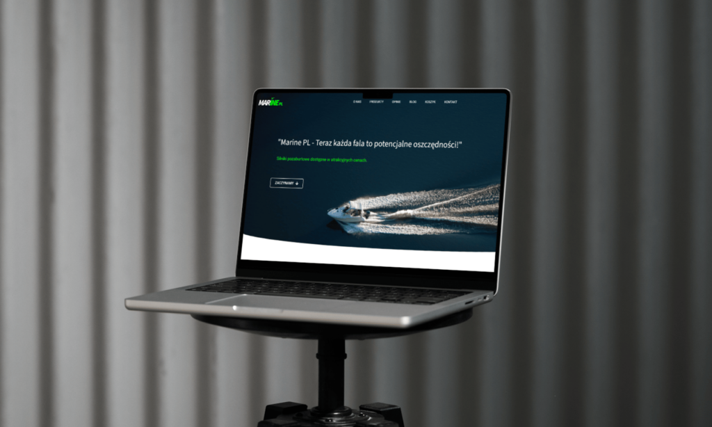 Strona Marine Polska na ekranie laptopa