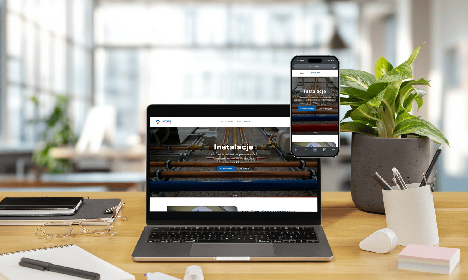 Strona Hydro-Team na ekranie laptopa